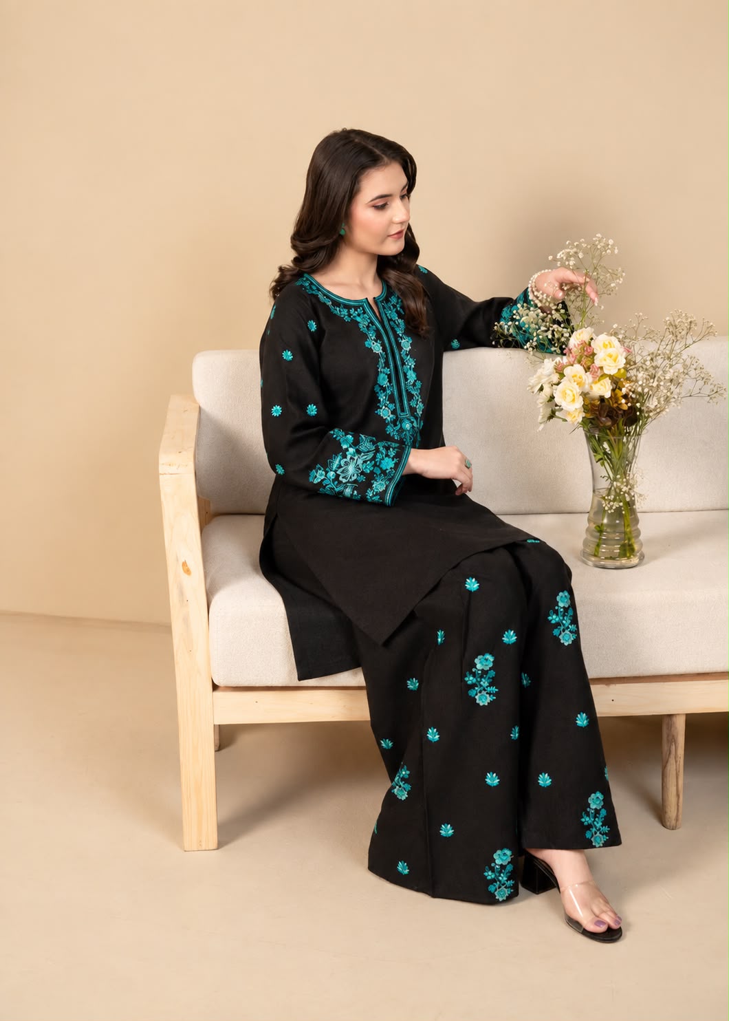 Tiraz 2-Piece Dhanak Embroidered Winter Wedding Suit – Code 6006