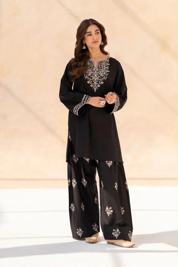Lazuli 2-Piece Dhanak Embroidered Winter Wedding Suit – Code 6002