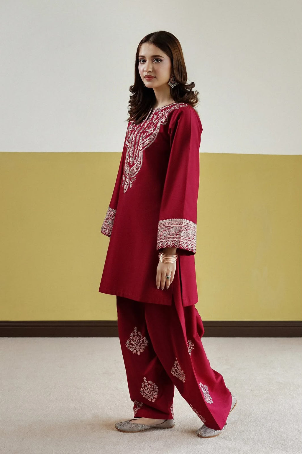 Urge 2-Piece Dhanak Embroidered Winter Wedding Suit – Code 1006