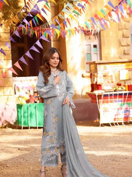 Aneela's Luxury Dhanak Emb 3PC -MC9022
