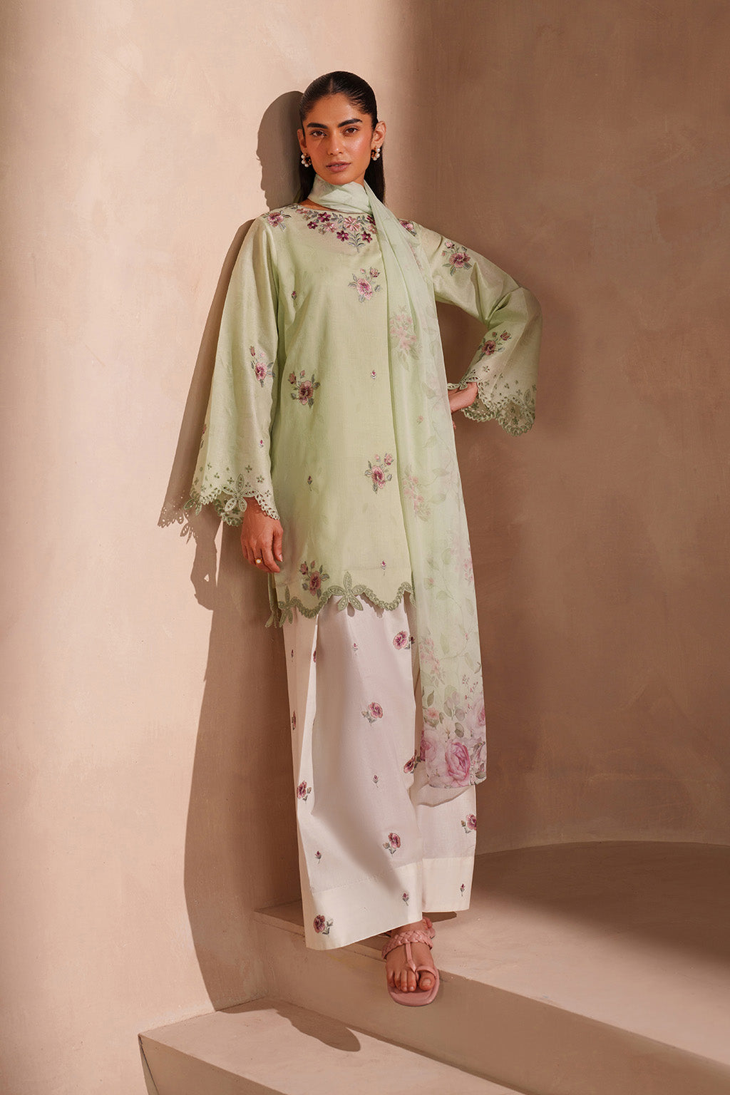 Iznik Dhanak Emb 3PC -MC 10012