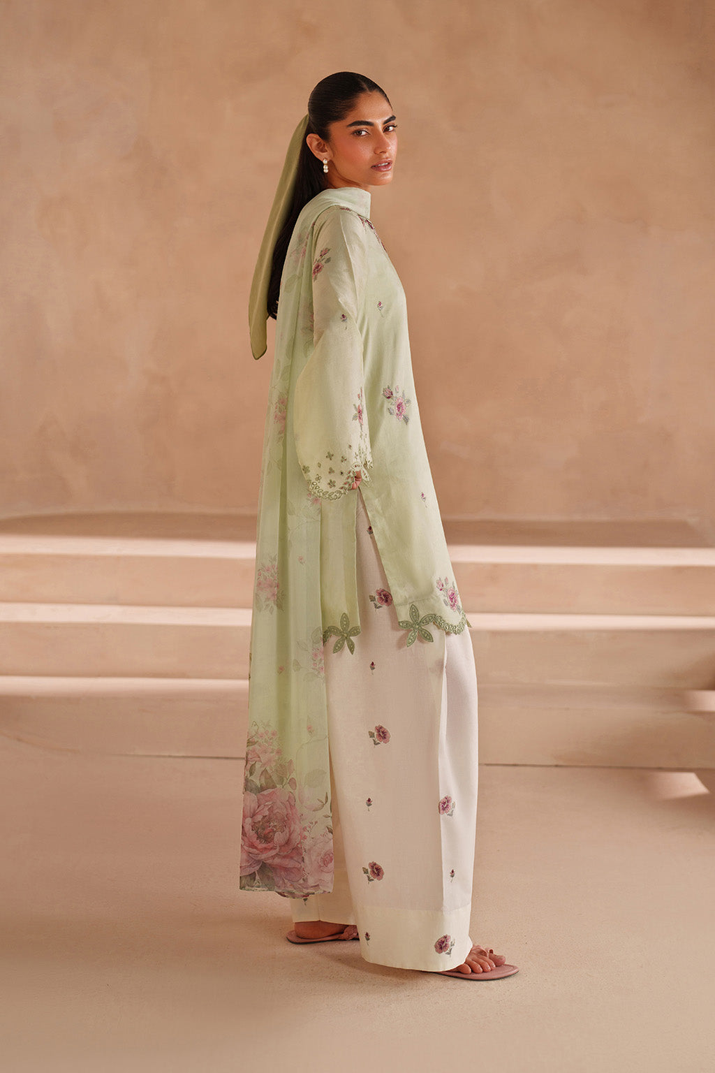 Iznik Dhanak Emb 3PC -MC 10012