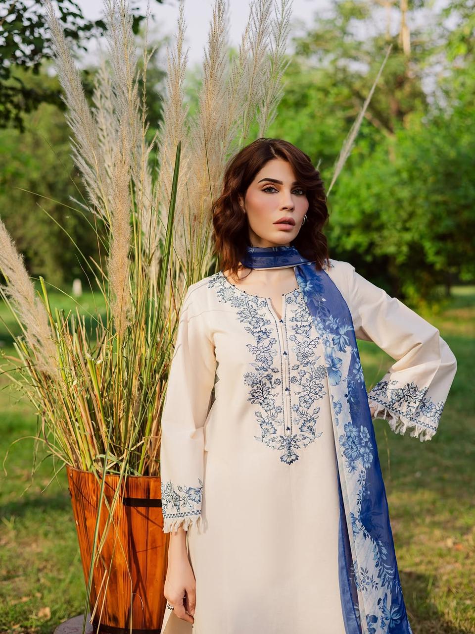 BATIK Dhanak Emb 3PC -MC10000