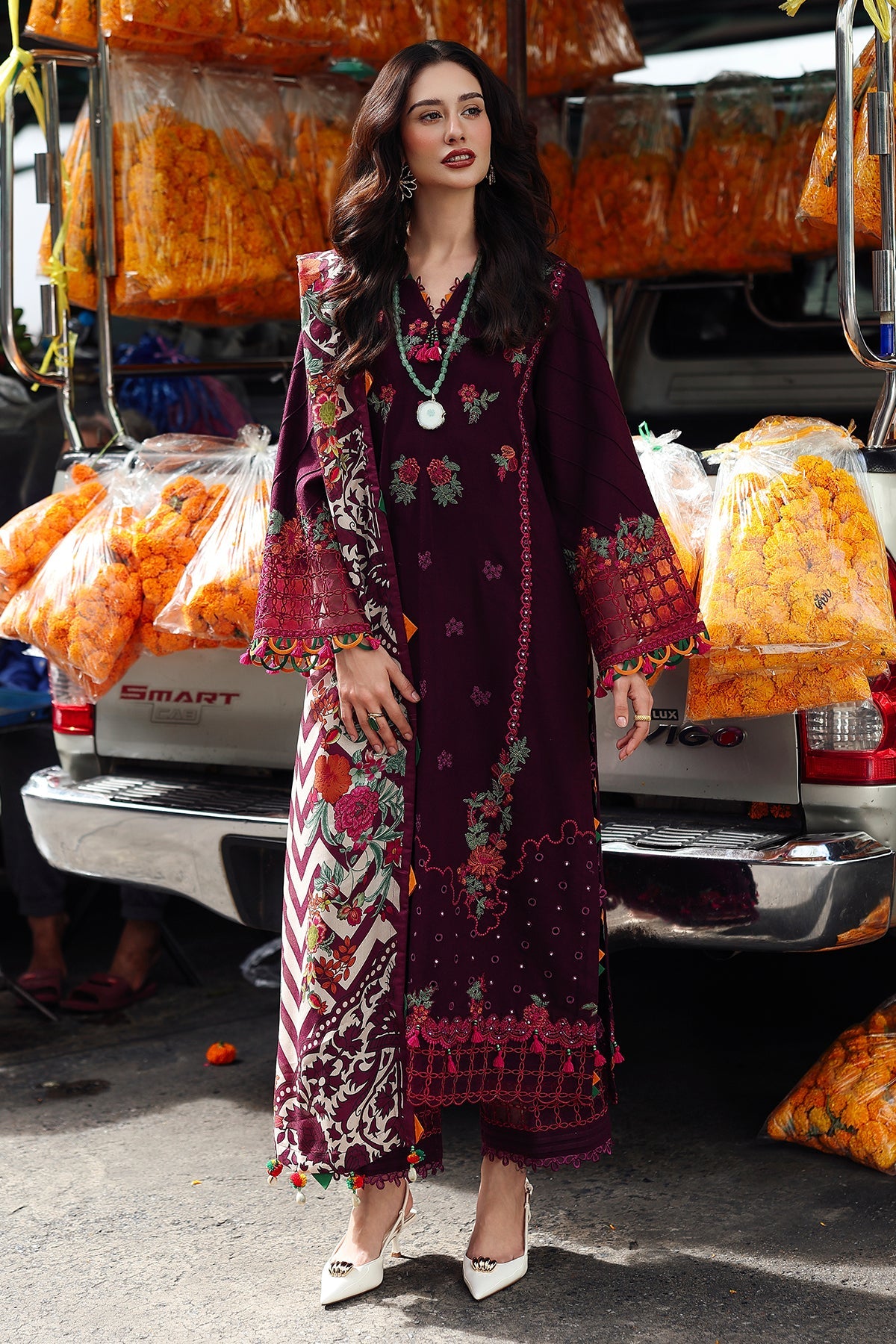 CHARIZMA Dhanak Emb 3PC -MC7071